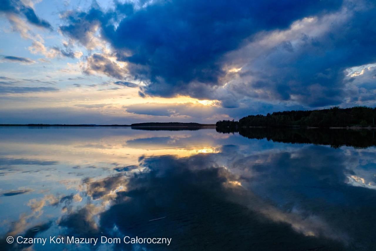 Czarny Kot Mazury Dom Caloroczny Villa Malkinie Luaran gambar